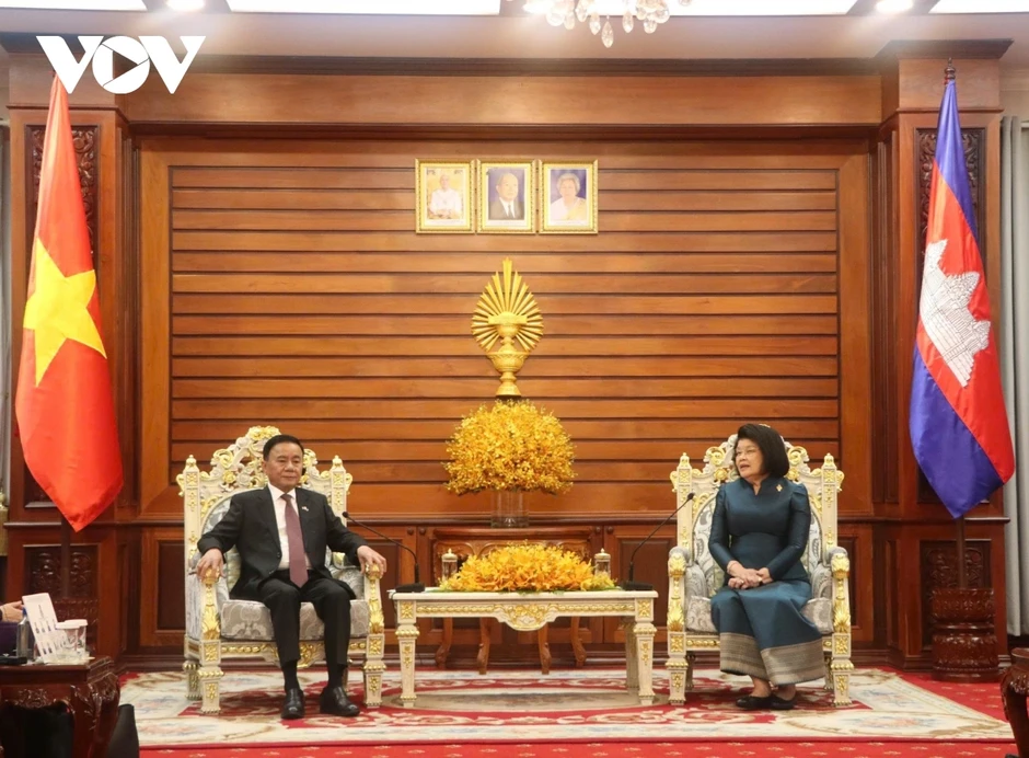 Thường trực Ban Bí thư Trần Cẩm Tú hội kiến lãnh đạo Đảng, Nhà nước Campuchia Thường trực Ban Bí thư Trần Cẩm Tú hội kiến lãnh đạo Đảng, Nhà nước Campuchia