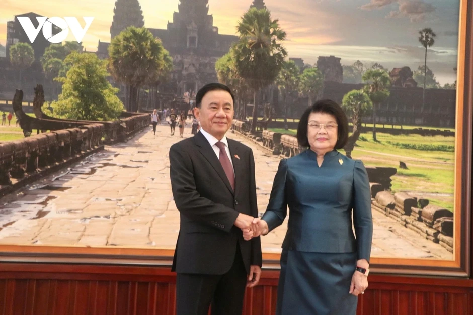 Thường trực Ban Bí thư Trần Cẩm Tú hội kiến lãnh đạo Đảng, Nhà nước Campuchia Thường trực Ban Bí thư Trần Cẩm Tú hội kiến lãnh đạo Đảng, Nhà nước Campuchia