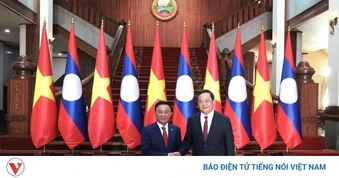 Thường trực Ban Bí thư Trần Cẩm Tú hội kiến Thủ tướng Lào Sonexay Siphandone