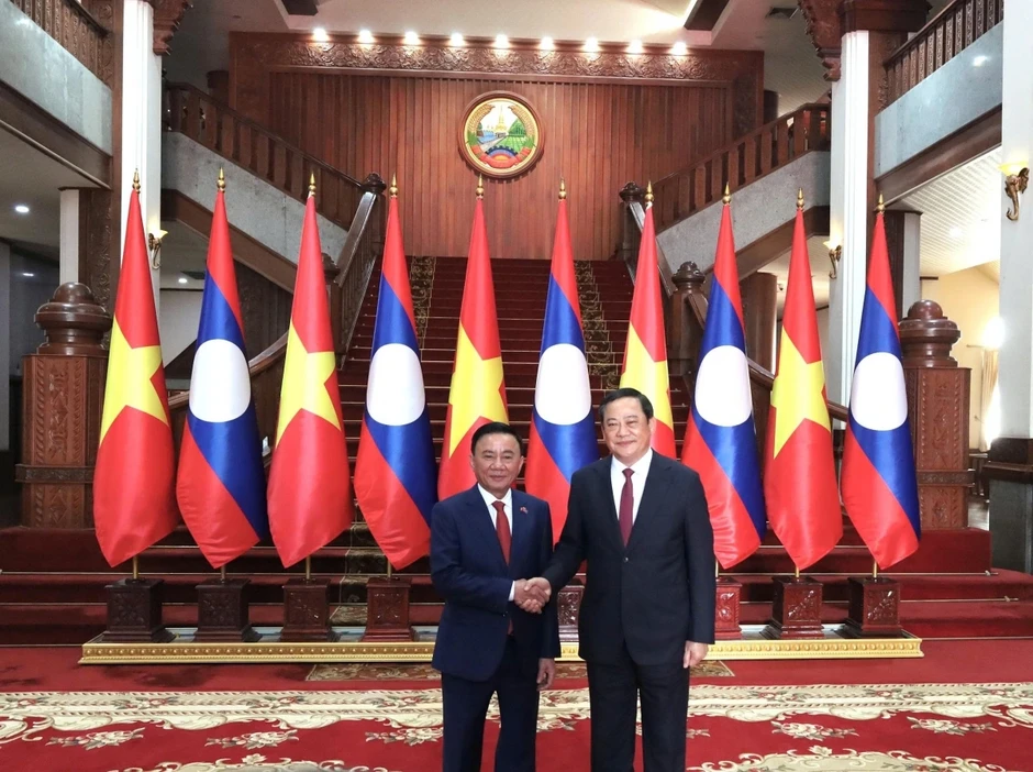Thường trực Ban Bí thư Trần Cẩm Tú hội kiến Thủ tướng Lào Sonexay Siphandone Thường trực Ban Bí thư Trần Cẩm Tú hội kiến Thủ tướng Lào Sonexay Siphandone