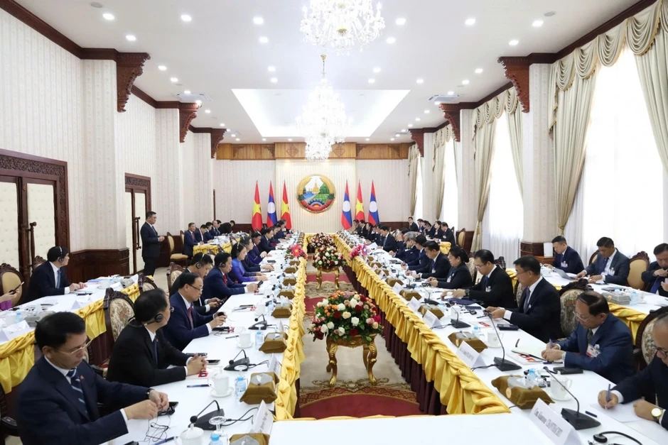Thường trực Ban Bí thư Trần Cẩm Tú hội kiến Thủ tướng Lào Sonexay Siphandone Thường trực Ban Bí thư Trần Cẩm Tú hội kiến Thủ tướng Lào Sonexay Siphandone