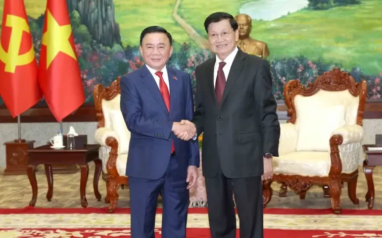 Thường trực Ban Bí thư Trần Cẩm Tú hội kiến Tổng Bí thư, Chủ tịch nước Lào Thường trực Ban Bí thư Trần Cẩm Tú hội kiến Tổng Bí thư, Chủ tịch nước Lào