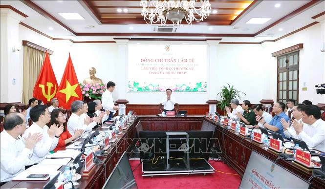 Thường trực Ban Bí thư Trần Cẩm Tú làm việc với Ban Thường vụ Đảng ủy Bộ Tư pháp Thường trực Ban Bí thư Trần Cẩm Tú làm việc với Ban Thường vụ Đảng ủy Bộ Tư pháp