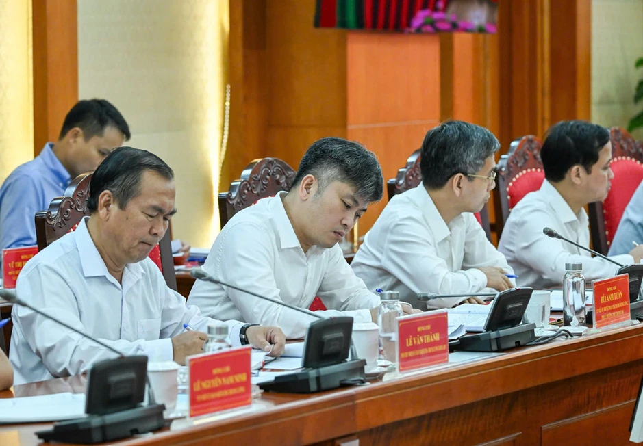 Thường trực Ban Bí thư Trần Cẩm Tú làm việc với Ủy ban Kiểm tra Trung ương Thường trực Ban Bí thư Trần Cẩm Tú làm việc với Ủy ban Kiểm tra Trung ương