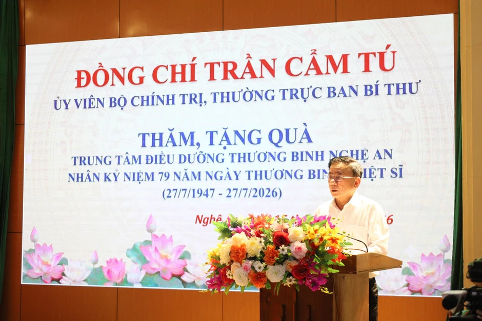 Thường trực Ban Bí thư Trần Cẩm Tú thăm và tặng quà Trung tâm điều dưỡng thương binh Nghệ An Thường trực Ban Bí thư Trần Cẩm Tú thăm và tặng quà Trung tâm điều dưỡng thương binh Nghệ An