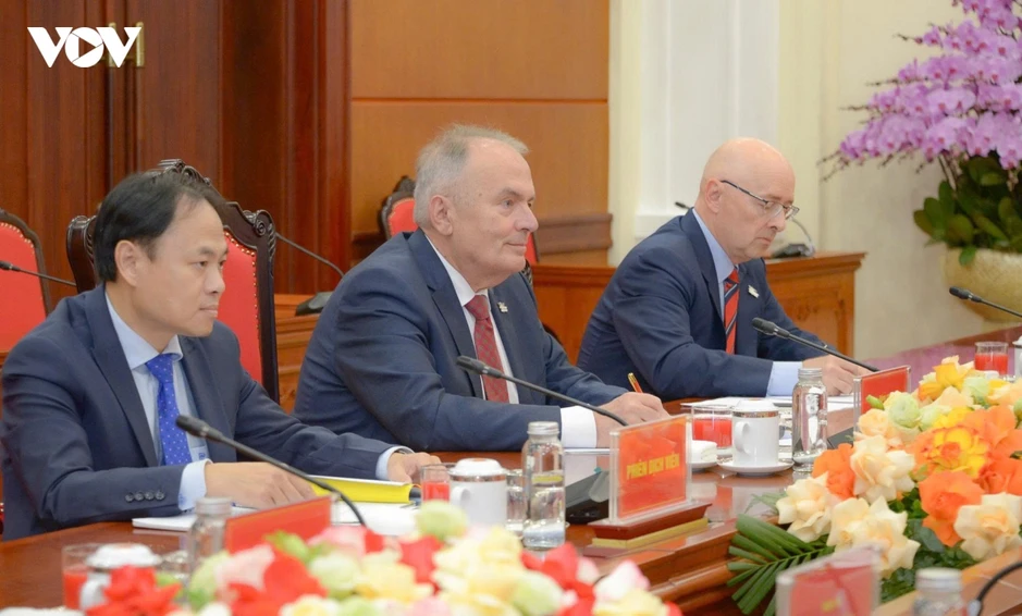 Thường trực Ban Bí thư Trần Cẩm Tú tiếp Chủ tịch Đảng Công nhân Hungary Thường trực Ban Bí thư Trần Cẩm Tú tiếp Chủ tịch Đảng Công nhân Hungary