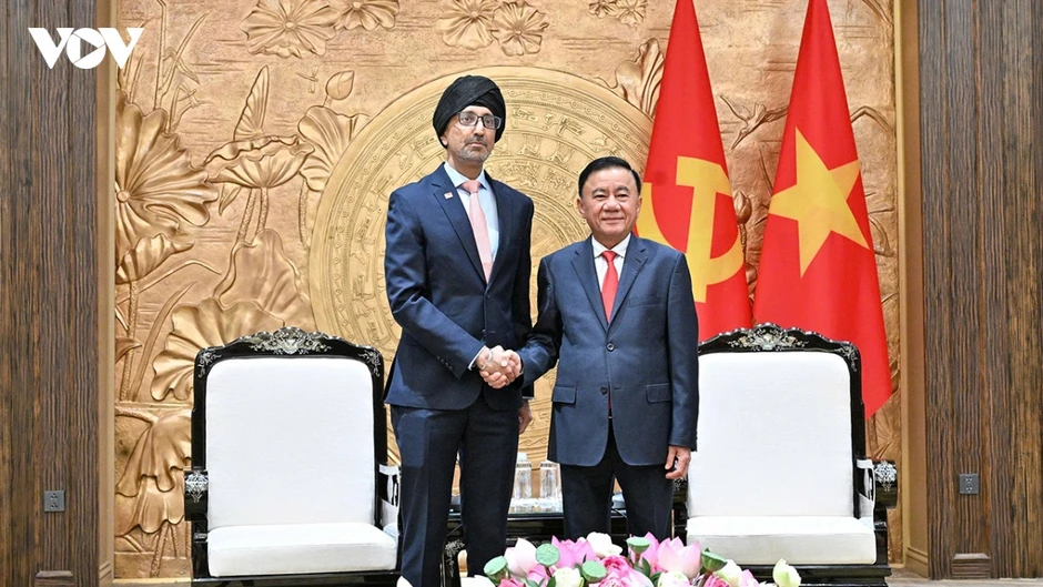 Thường trực Ban Bí thư Trần Cẩm Tú tiếp Đại sứ Singapore tại Việt Nam Thường trực Ban Bí thư Trần Cẩm Tú tiếp Đại sứ Singapore tại Việt Nam