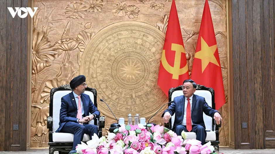 Thường trực Ban Bí thư Trần Cẩm Tú tiếp Đại sứ Singapore tại Việt Nam Thường trực Ban Bí thư Trần Cẩm Tú tiếp Đại sứ Singapore tại Việt Nam