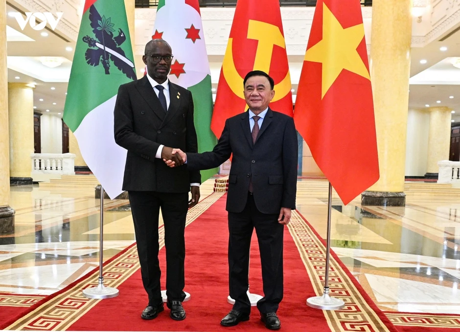 Thường trực Ban Bí thư Trần Cẩm Tú tiếp Tổng Thư ký Đảng CNDD-FDD Burundi