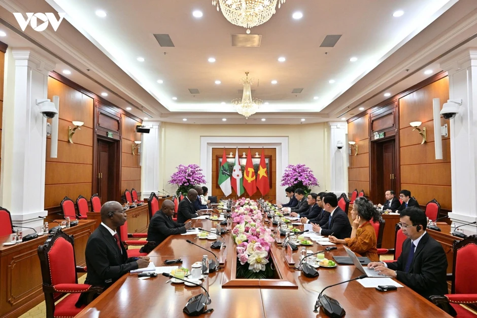 Thường trực Ban Bí thư Trần Cẩm Tú tiếp Tổng Thư ký Đảng CNDD-FDD Burundi