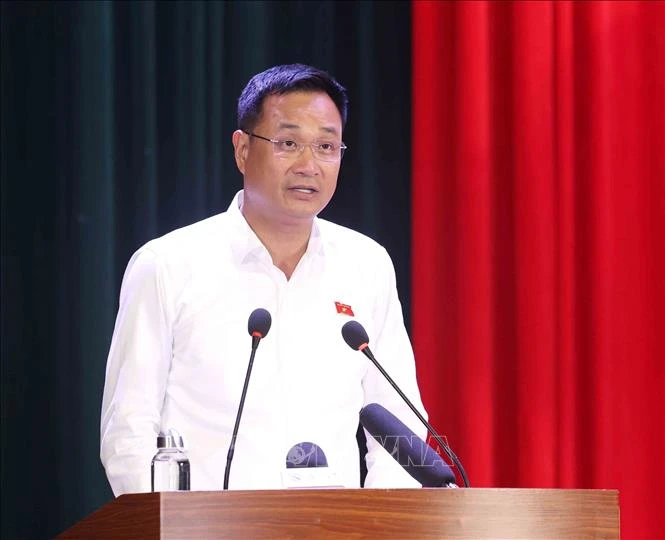 Thường trực Ban Bí thư Trần Cẩm Tú tiếp xúc cử tri tại Đà Nẵng Thường trực Ban Bí thư Trần Cẩm Tú tiếp xúc cử tri tại Đà Nẵng