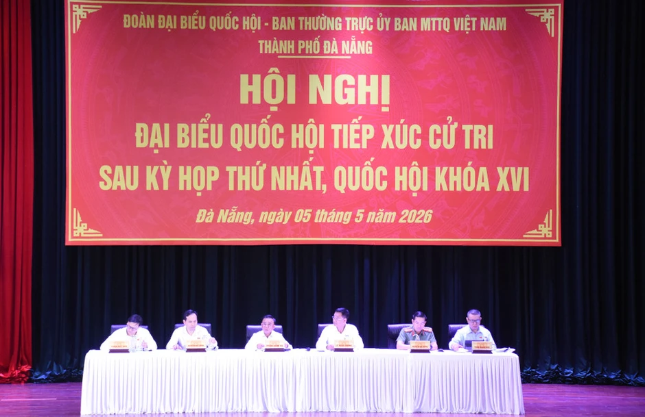 Thường trực Ban Bí thư Trần Cẩm Tú tiếp xúc cử tri tại thành phố Đà Nẵng Thường trực Ban Bí thư Trần Cẩm Tú tiếp xúc cử tri tại thành phố Đà Nẵng