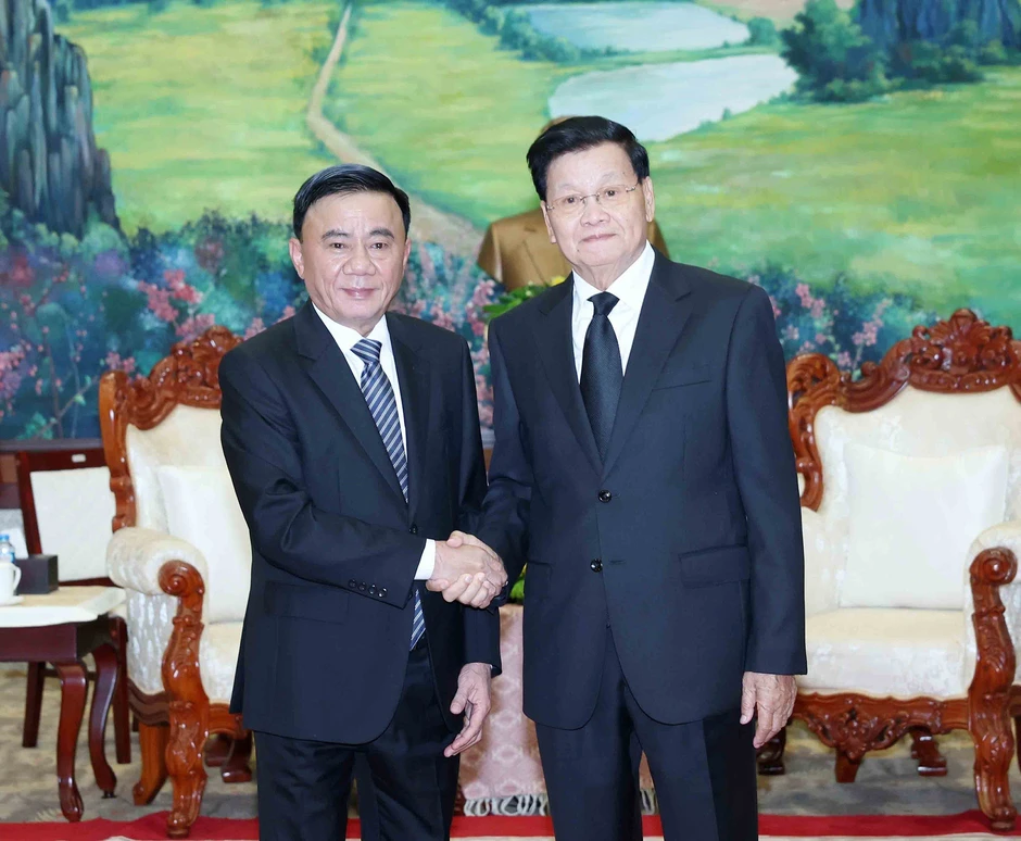 Thường trực Ban Bí thư Trần Cẩm Tú viếng, dự lễ truy điệu Chủ tịch Quốc hội Lào Thường trực Ban Bí thư Trần Cẩm Tú viếng, dự lễ truy điệu Chủ tịch Quốc hội Lào