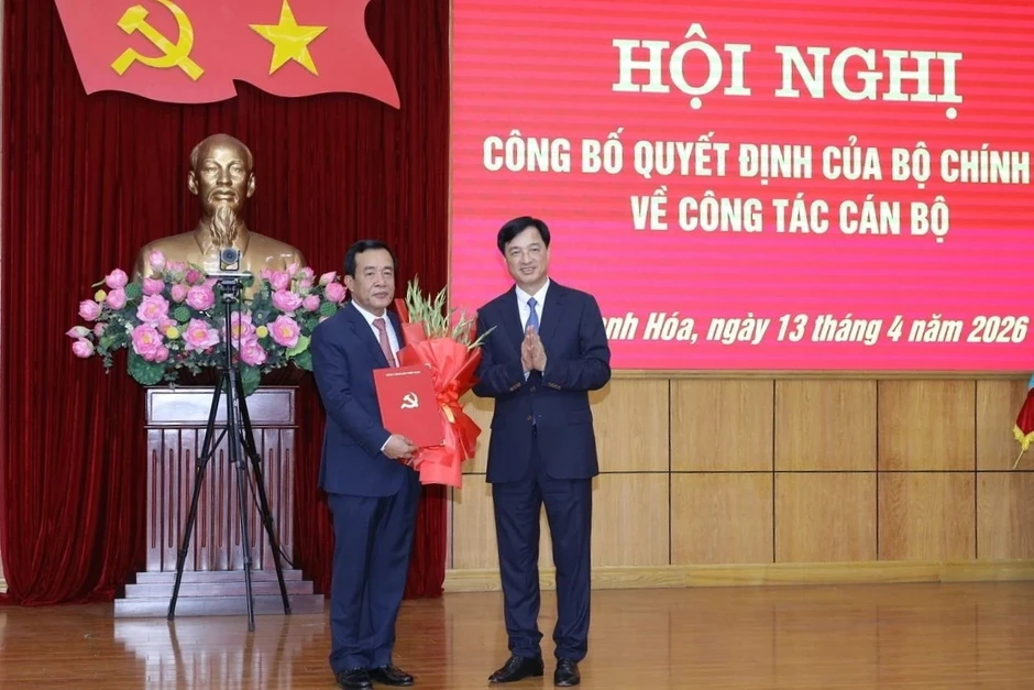 Thượng tướng Lê Đức Thái làm Bí thư Tỉnh ủy Thanh Hóa Thượng tướng Lê Đức Thái làm Bí thư Tỉnh ủy Thanh Hóa