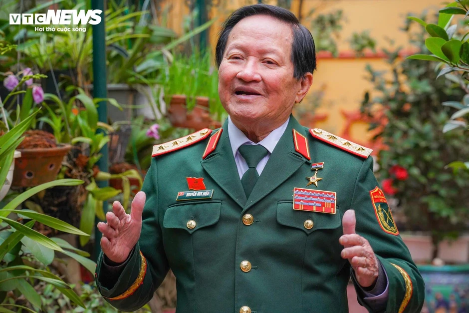 Thượng tướng Nguyễn Huy Hiệu: Quốc phòng, an ninh không chỉ là ‘lá chắn’, phải là lợi thế cạnh tranh quốc gia Thượng tướng Nguyễn Huy Hiệu: Quốc phòng, an ninh không chỉ là ‘lá chắn’, phải là lợi thế cạnh tranh quốc gia