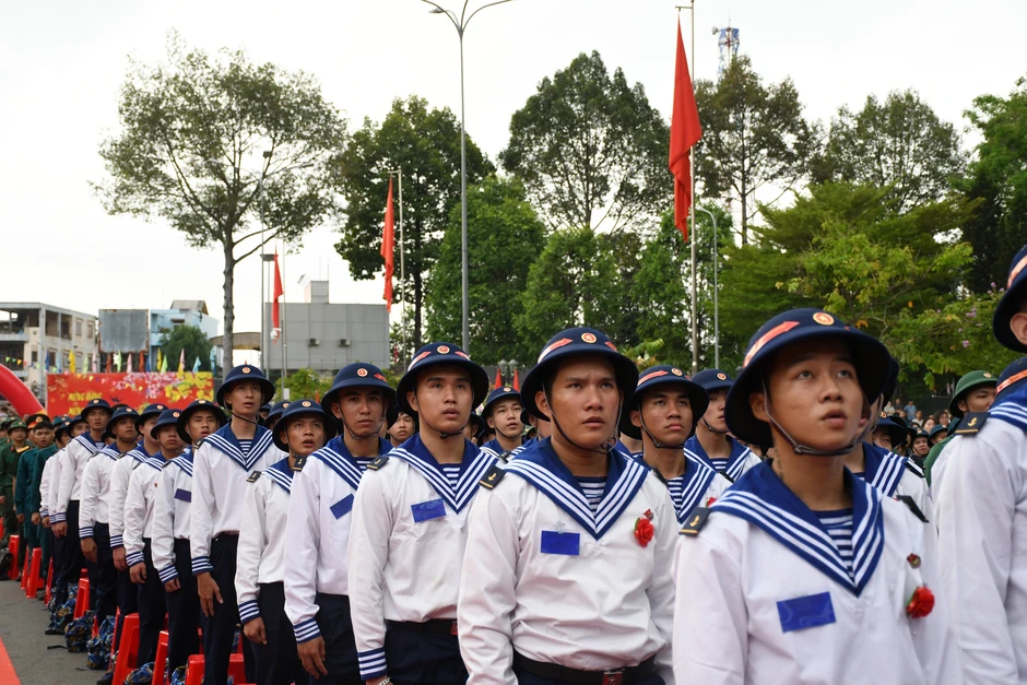 Thượng tướng Nguyễn Trường Thắng thăm hỏi, động viên thanh niên Đồng Nai lên đường nhập ngũ Thượng tướng Nguyễn Trường Thắng thăm hỏi, động viên thanh niên Đồng Nai lên đường nhập ngũ