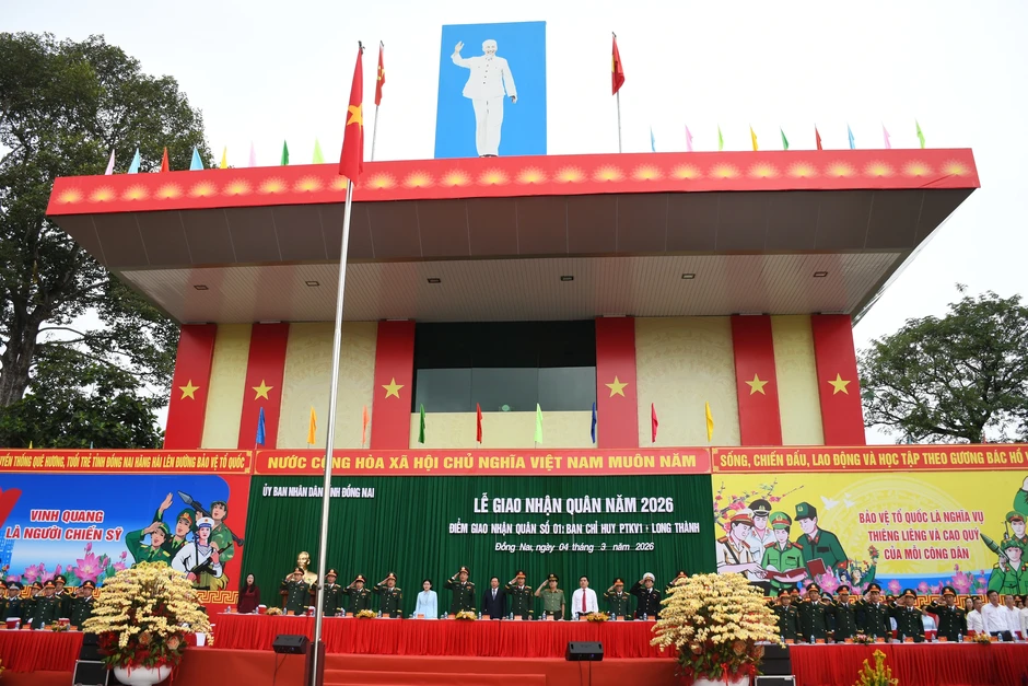 Thượng tướng Nguyễn Trường Thắng thăm hỏi, động viên thanh niên Đồng Nai lên đường nhập ngũ Thượng tướng Nguyễn Trường Thắng thăm hỏi, động viên thanh niên Đồng Nai lên đường nhập ngũ