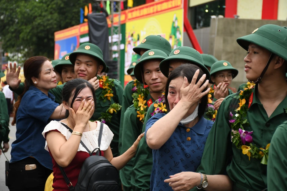 Thượng tướng Nguyễn Trường Thắng thăm hỏi, động viên thanh niên Đồng Nai lên đường nhập ngũ Thượng tướng Nguyễn Trường Thắng thăm hỏi, động viên thanh niên Đồng Nai lên đường nhập ngũ