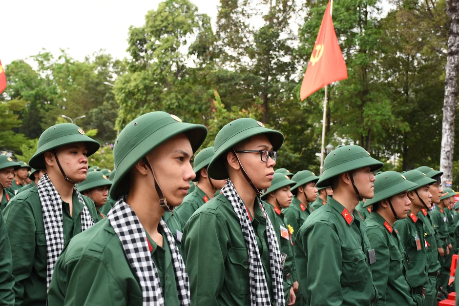 Thượng tướng Nguyễn Trường Thắng thăm hỏi, động viên thanh niên Đồng Nai lên đường nhập ngũ Thượng tướng Nguyễn Trường Thắng thăm hỏi, động viên thanh niên Đồng Nai lên đường nhập ngũ
