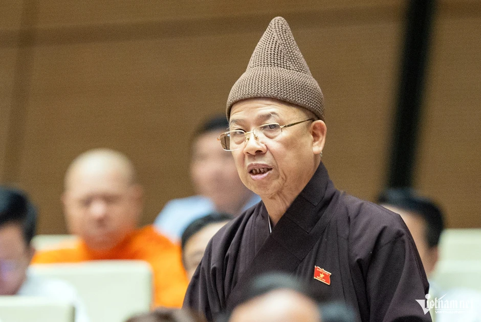 'Tiền công đức chuyển qua tài khoản cá nhân, tiềm ẩn nguy cơ rửa tiền, lừa đảo' 'Tiền công đức chuyển qua tài khoản cá nhân, tiềm ẩn nguy cơ rửa tiền, lừa đảo'