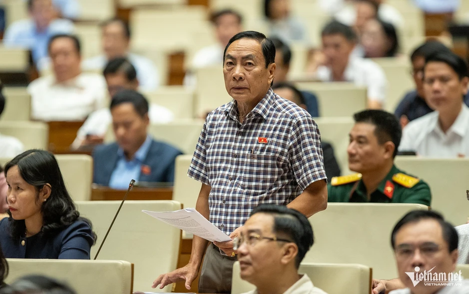 'Tiền công đức chuyển qua tài khoản cá nhân, tiềm ẩn nguy cơ rửa tiền, lừa đảo' 'Tiền công đức chuyển qua tài khoản cá nhân, tiềm ẩn nguy cơ rửa tiền, lừa đảo'