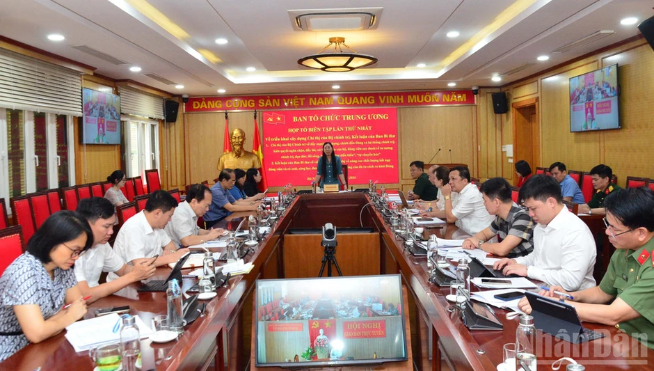 Tiếp tục đẩy mạnh xây dựng, chỉnh đốn Đảng và hệ thống chính trị trong giai đoạn mới