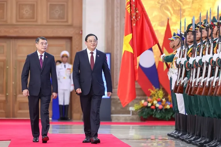 Tiếp tục đưa quan hệ Việt Nam - Lào phát triển lên tầm cao mới Tiếp tục đưa quan hệ Việt Nam - Lào phát triển lên tầm cao mới
