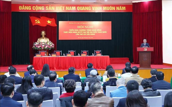 Tiếp tục hoàn thiện tổ chức bộ máy của hệ thống chính trị Tiếp tục hoàn thiện tổ chức bộ máy của hệ thống chính trị