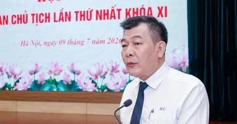 Tiếp tục kiện toàn tổ chức bộ máy, đội ngũ cán bộ Mặt trận, các tổ chức chính trị - xã hội, hội quần chúng