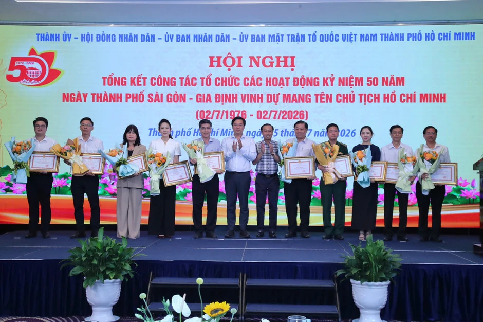 Tiếp tục nâng cao chất lượng tổ chức các sự kiện chính trị lớn của Thành phố Hồ Chí Minh Tiếp tục nâng cao chất lượng tổ chức các sự kiện chính trị lớn của Thành phố Hồ Chí Minh