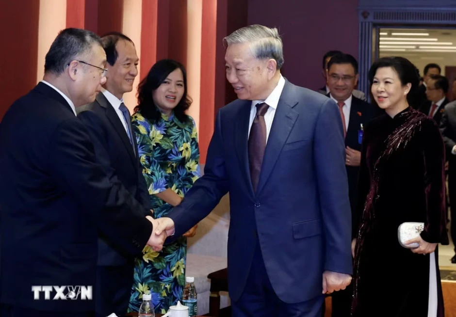 Tiếp tục "giữ lửa", không ngừng phát triển quan hệ Việt Nam - Trung Quốc Tiếp tục "giữ lửa", không ngừng phát triển quan hệ Việt Nam - Trung Quốc