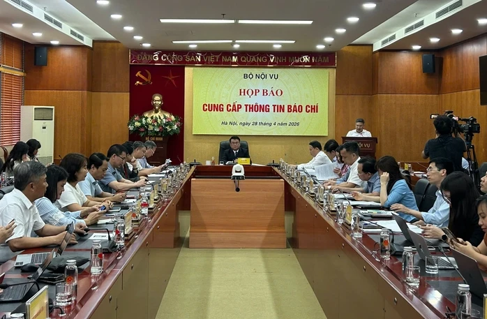 Tiếp tục triển khai cải cách chính sách tiền lương theo kết luận của Bộ Chính trị Tiếp tục triển khai cải cách chính sách tiền lương theo kết luận của Bộ Chính trị