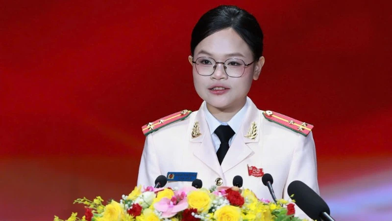 Tiếp tục vững bước trên trận tuyến bảo vệ an ninh quốc gia Tiếp tục vững bước trên trận tuyến bảo vệ an ninh quốc gia