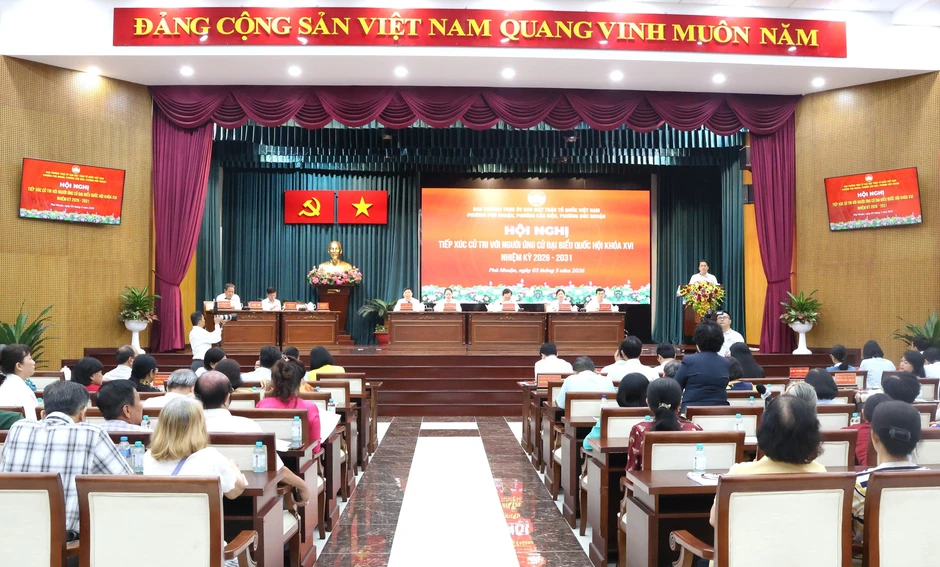 Tiếp xúc cử tri, Bí thư Thành uỷ TPHCM Trần Lưu Quang chia sẻ 2 việc lớn thành phố phải làm ngay Tiếp xúc cử tri, Bí thư Thành uỷ TPHCM Trần Lưu Quang chia sẻ 2 việc lớn thành phố phải làm ngay