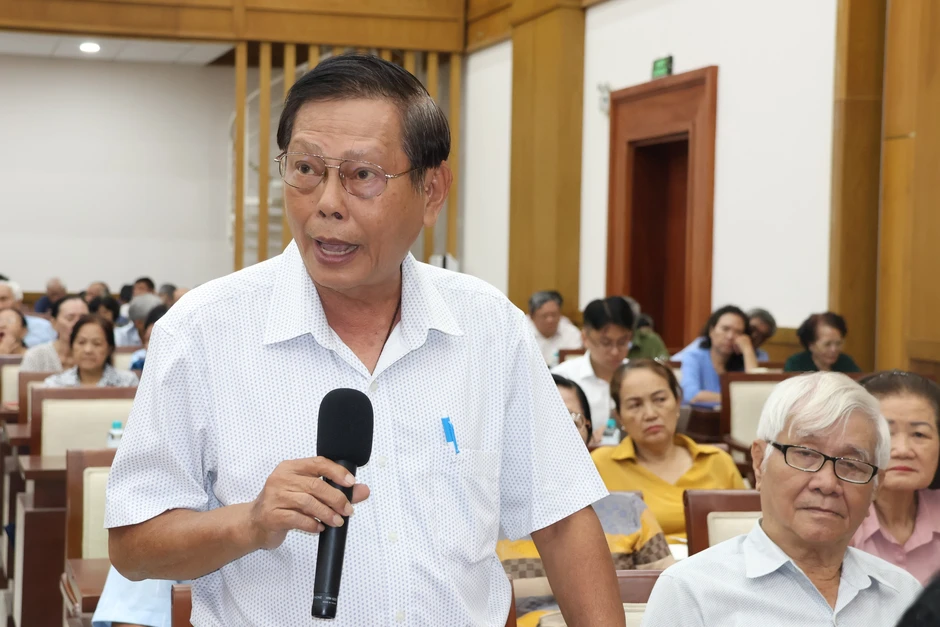 Tiếp xúc cử tri, Bí thư Thành uỷ TPHCM Trần Lưu Quang chia sẻ 2 việc lớn thành phố phải làm ngay Tiếp xúc cử tri, Bí thư Thành uỷ TPHCM Trần Lưu Quang chia sẻ 2 việc lớn thành phố phải làm ngay