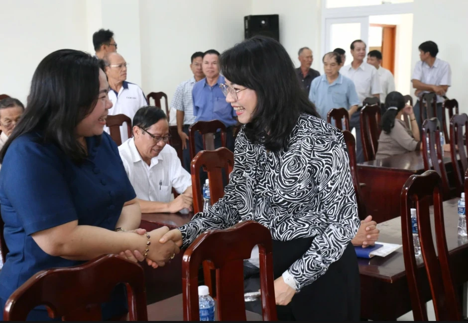 Tiếp xúc trước bầu cử Quốc hội: Cử tri Lâm Đồng nói thẳng vấn đề nóng Tiếp xúc trước bầu cử Quốc hội: Cử tri Lâm Đồng nói thẳng vấn đề nóng