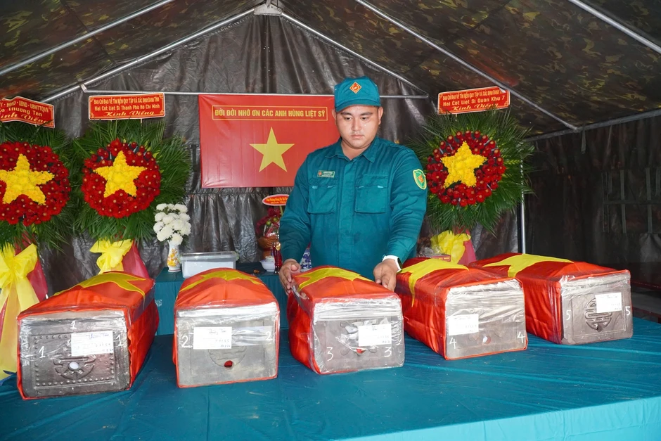 Tìm thấy 5 bộ hài cốt liệt sĩ dưới giếng ở TPHCM Tìm thấy 5 bộ hài cốt liệt sĩ dưới giếng ở TPHCM
