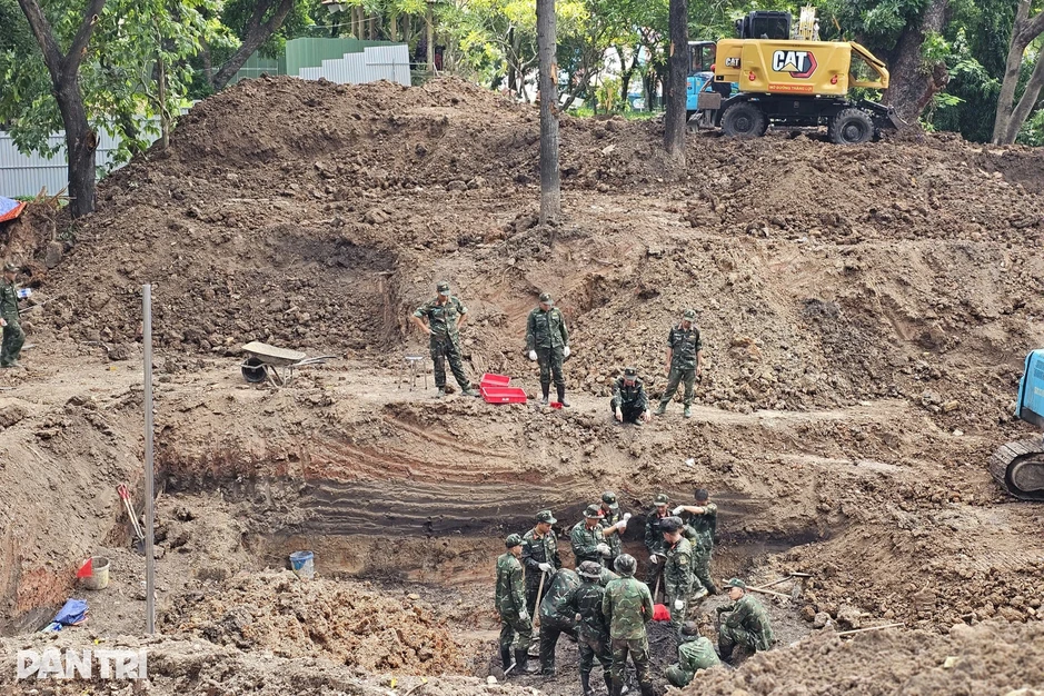 Tìm thấy thêm 15 bộ hài cốt liệt sĩ ở Công viên Lê Thị Riêng