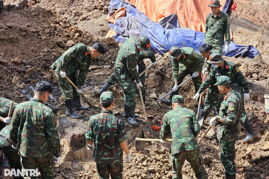 Tìm thấy thêm 15 bộ hài cốt liệt sĩ ở Công viên Lê Thị Riêng