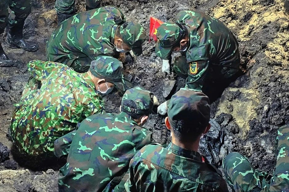 Tìm thấy thêm 20 bộ hài cốt liệt sỹ ở Công viên Lê Thị Riêng Tìm thấy thêm 20 bộ hài cốt liệt sỹ ở Công viên Lê Thị Riêng