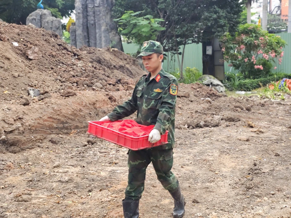 Tìm thấy thêm 25 bộ hài cốt liệt sĩ ở Công viên Lê Thị Riêng Tìm thấy thêm 25 bộ hài cốt liệt sĩ ở Công viên Lê Thị Riêng