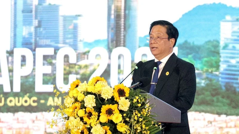 Tỉnh An Giang trao quyết định chấp thuận chủ trương đầu tư cho 19 dự án với tổng vốn gần 67.000 tỷ đồng Tỉnh An Giang trao quyết định chấp thuận chủ trương đầu tư cho 19 dự án với tổng vốn gần 67.000 tỷ đồng