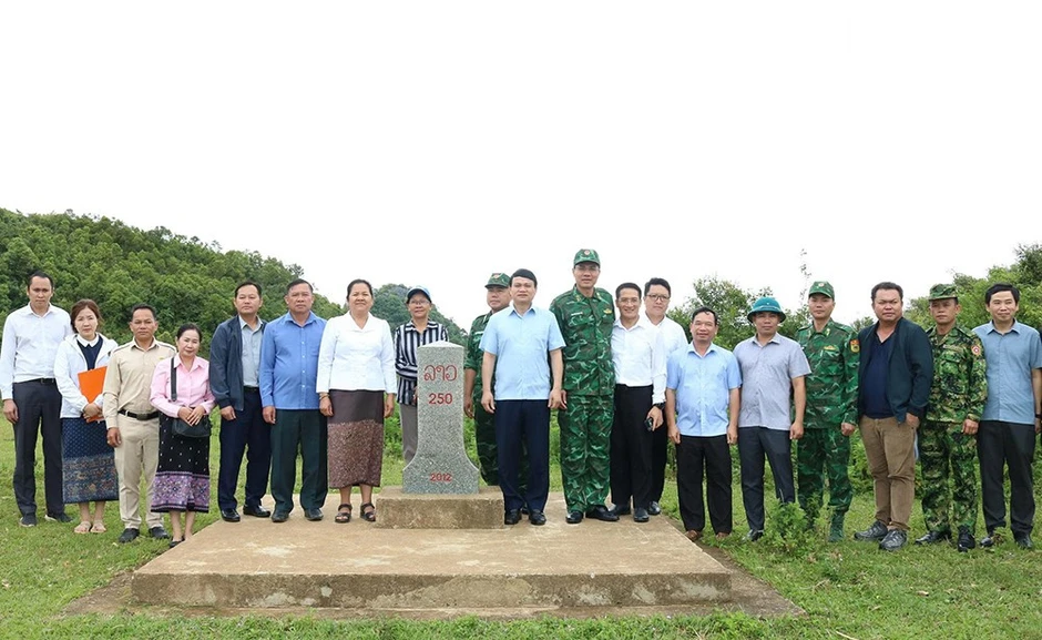 Tỉnh Sơn La và tỉnh Houaphanh khảo sát song phương thực địa biên giới Tỉnh Sơn La và tỉnh Houaphanh khảo sát song phương thực địa biên giới