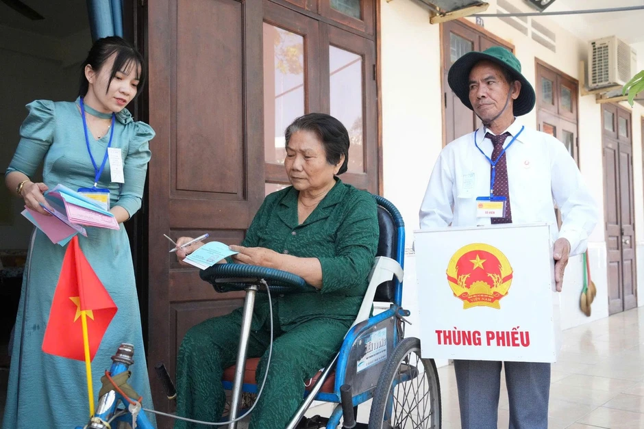 Toàn cảnh cử tri cả nước trong 'Ngày hội non sông'