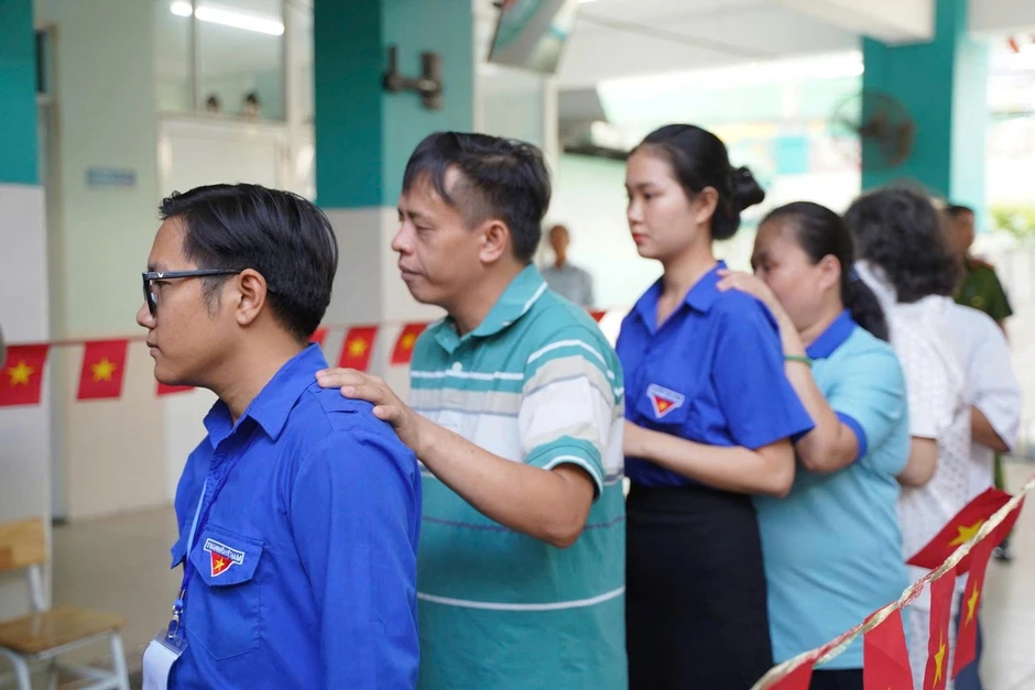 Toàn cảnh cử tri cả nước trong 'Ngày hội non sông'