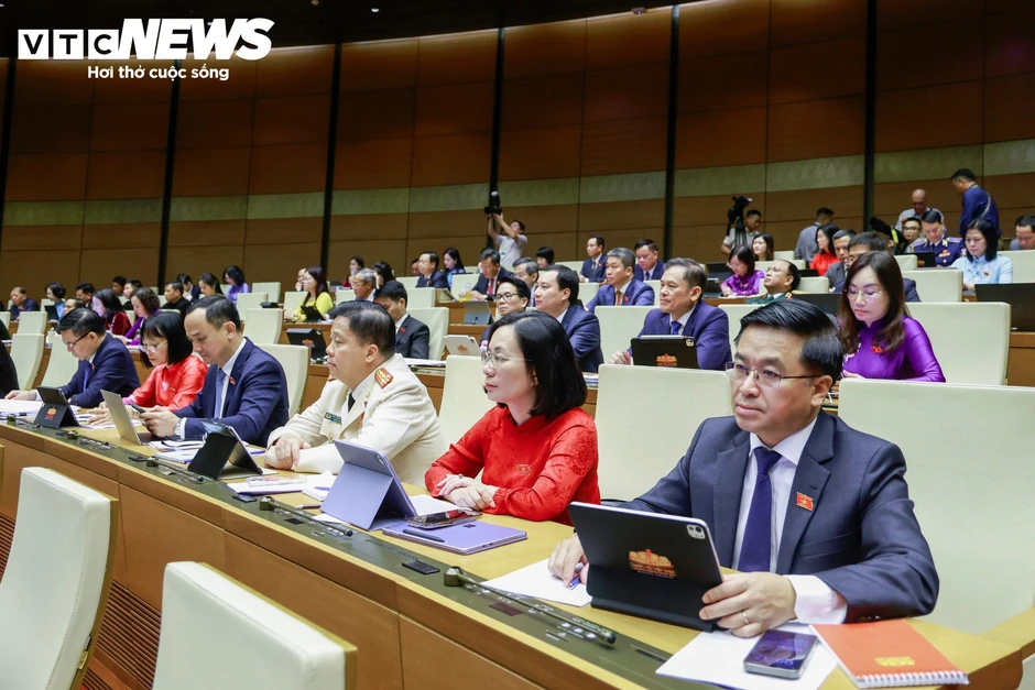 Toàn cảnh khai mạc Kỳ họp không thường lệ thứ nhất, Quốc hội khóa XVI Toàn cảnh khai mạc Kỳ họp không thường lệ thứ nhất, Quốc hội khóa XVI