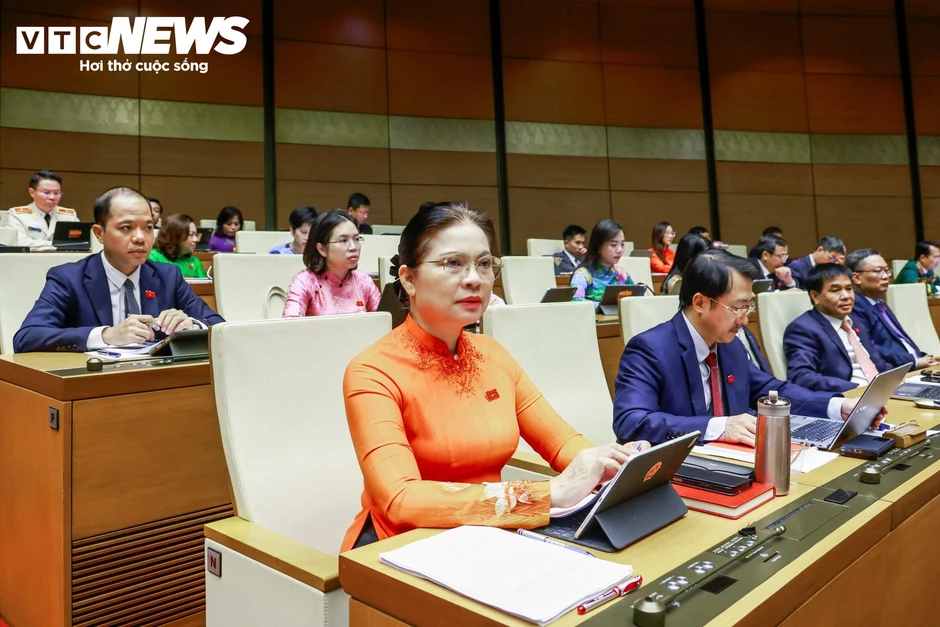 Toàn cảnh khai mạc Kỳ họp không thường lệ thứ nhất, Quốc hội khóa XVI Toàn cảnh khai mạc Kỳ họp không thường lệ thứ nhất, Quốc hội khóa XVI