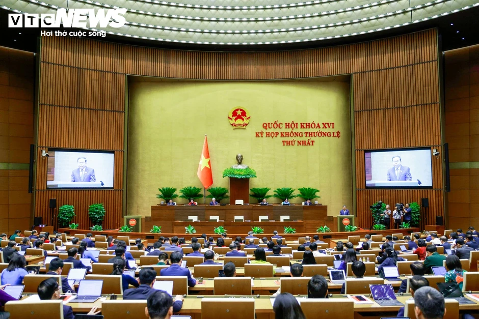Toàn cảnh khai mạc Kỳ họp không thường lệ thứ nhất, Quốc hội khóa XVI Toàn cảnh khai mạc Kỳ họp không thường lệ thứ nhất, Quốc hội khóa XVI