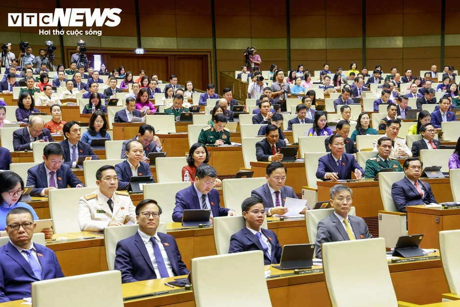 Toàn cảnh khai mạc Kỳ họp không thường lệ thứ nhất, Quốc hội khóa XVI Toàn cảnh khai mạc Kỳ họp không thường lệ thứ nhất, Quốc hội khóa XVI