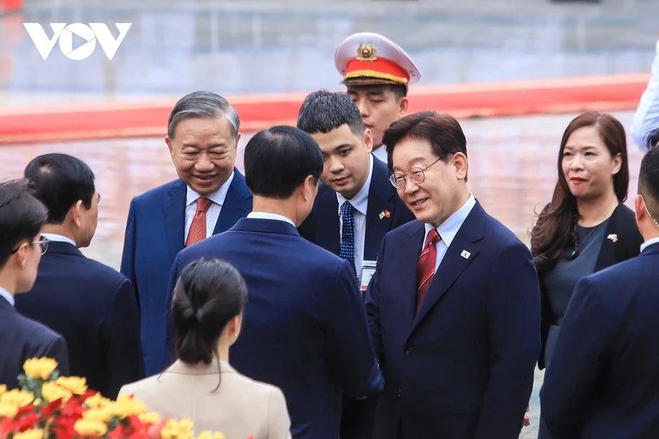 Toàn cảnh lễ đón chính thức Tổng thống Hàn Quốc Lee Jae Myung Toàn cảnh lễ đón chính thức Tổng thống Hàn Quốc Lee Jae Myung